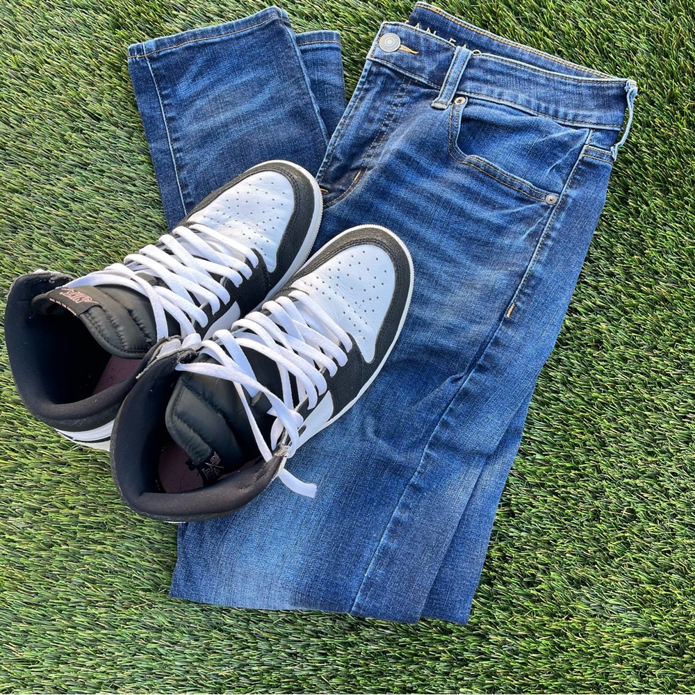 American Eagle Dark Blue Jeans Size 32x34